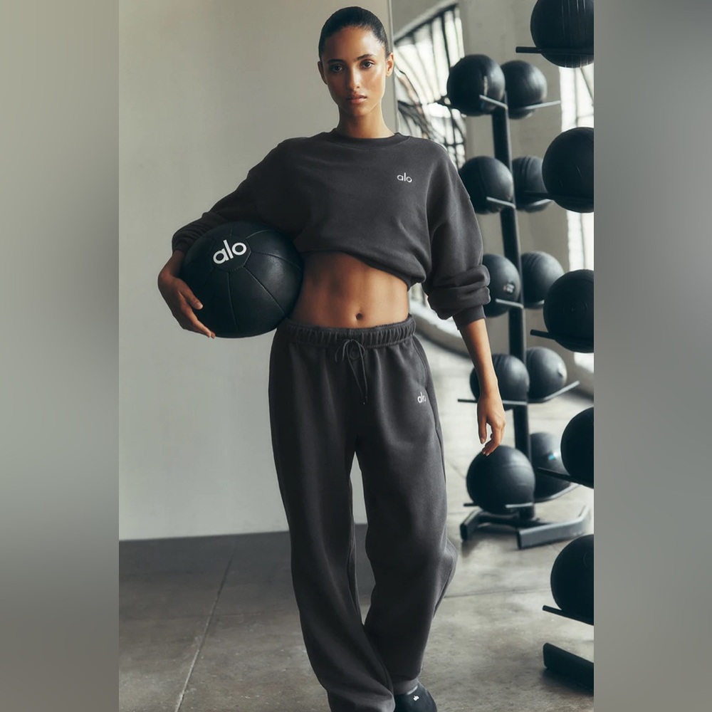 Alo Yoga Anthracite Accolade Straight Leg Sweatpant